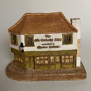 Lilliput Lane Old Curiosity Shop